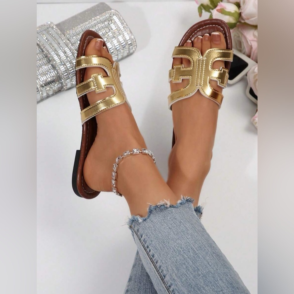 New to Posh C ๐| Euro Style Sam Edelman Metallic Gold and Brown Sandals - Picture 4 of 9